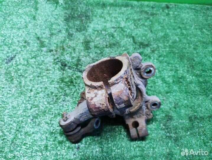 Кулак передний левый Mazda 3 (BK) 2005