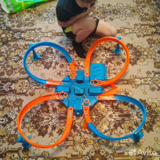 Трек Hot Wheels перекрестное столкновение