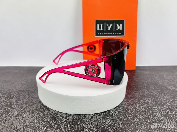 Солнцезащитные очки Versace