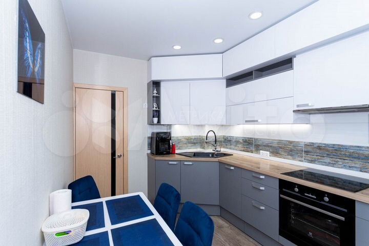 4-к. квартира, 90 м², 3/9 эт.