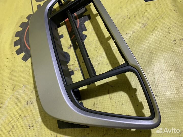 Рамка магнитолы Хендай Солярис 2