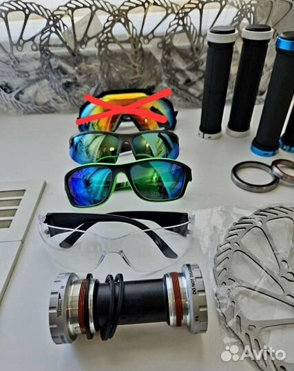 Запчасти и аксессуары для велосипеда