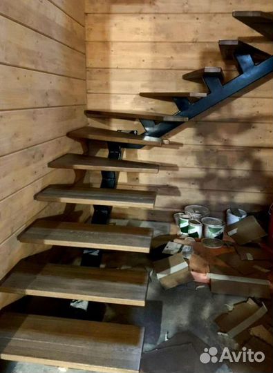 Лестничиный металлокаркас