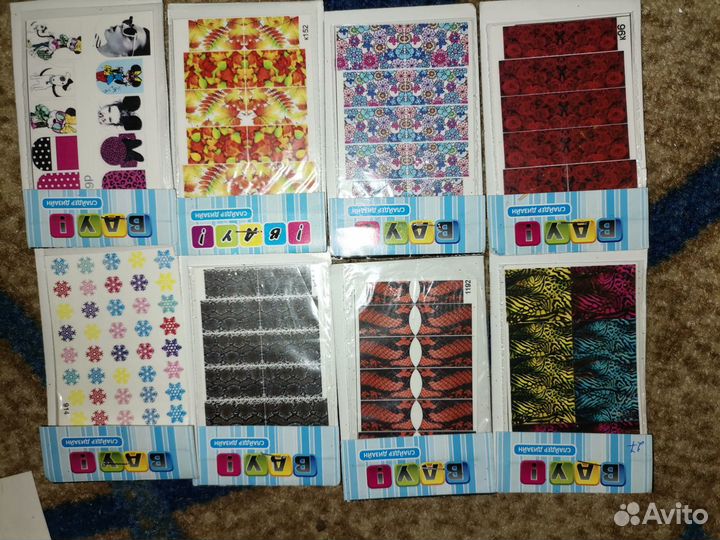 Слайдеры (наклейки) и клепки для украшения ногтей