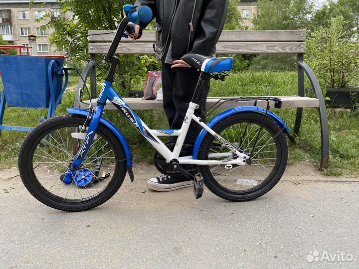 Велосипед детский четырехколесный