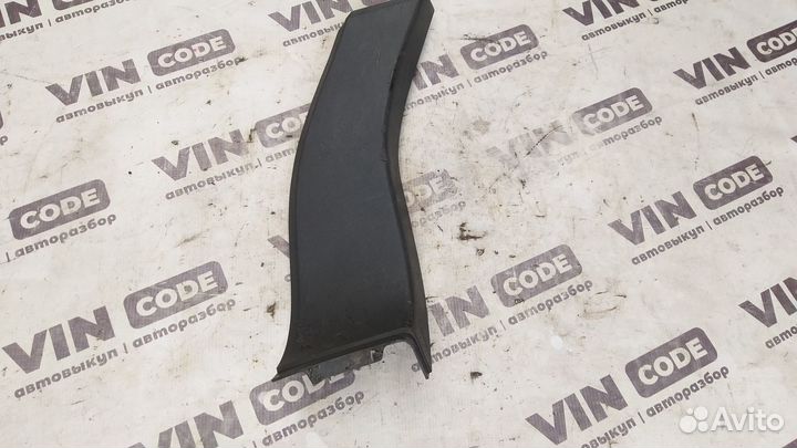 Обшивка багажной двери левая Ford Kuga 1