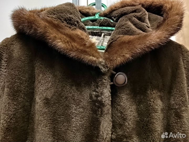 Шуба мутоновая с капюшоном