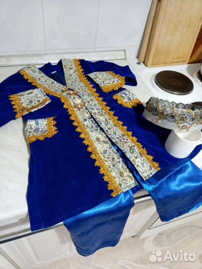 Новогодний костюм для мальчика принца на 5-6лет