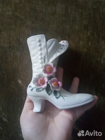 Сапог из фарфора