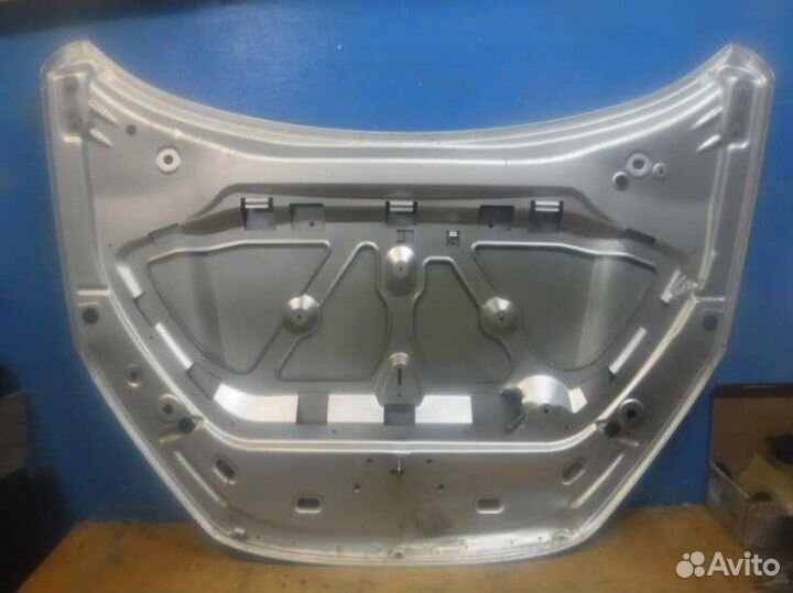 Капот Лада Веста