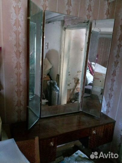 Трюмо,шкаф,раковина,диван и др. из СССР