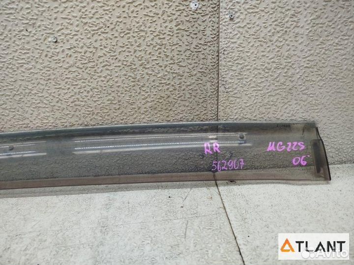 Ветровик задний правый nissan moco