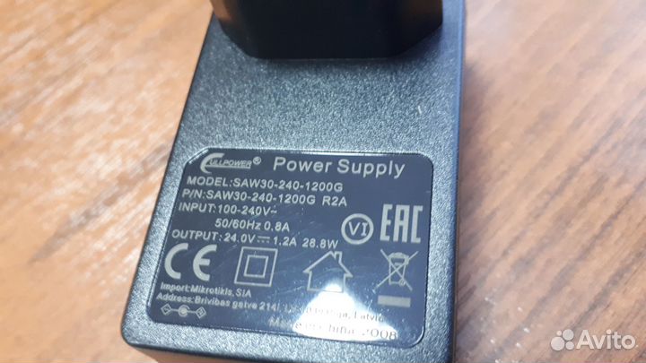 Сетевой адаптер (блок питания)