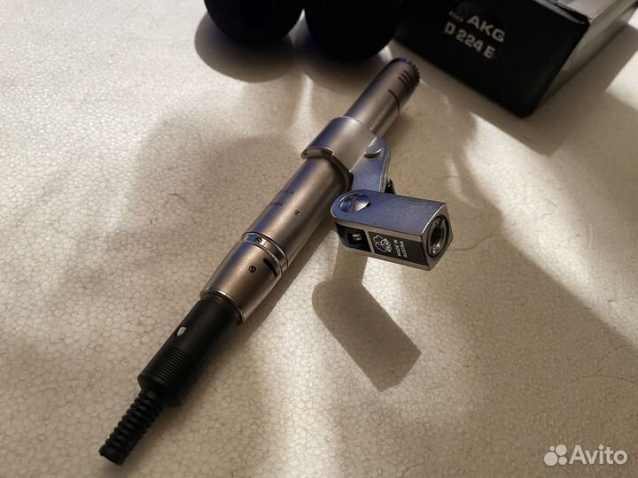 AKG D224 C студийный микрофон с двойной диафрагмой