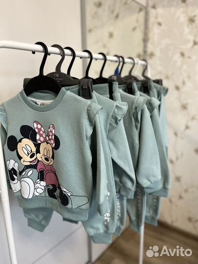 Костюм для девочки новый H&M