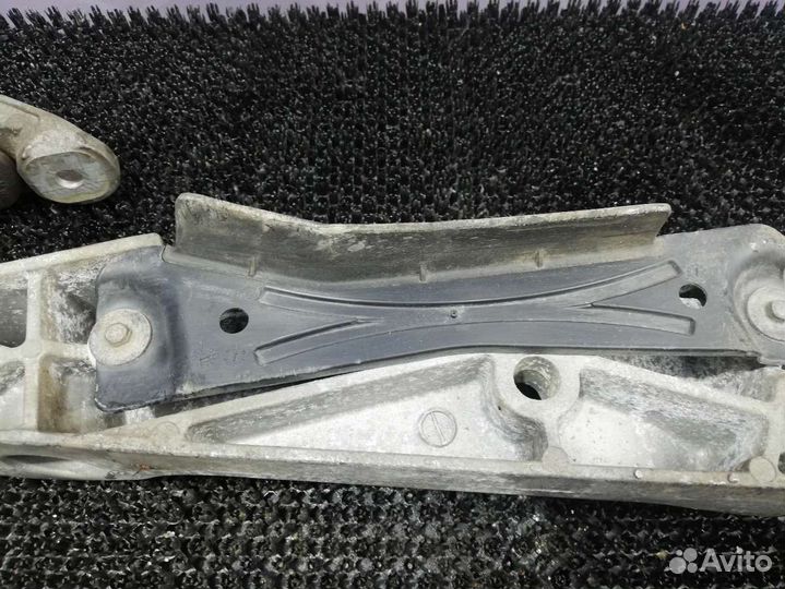 Кронштейн кпп 9485312 BMW 3 G20/G21