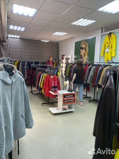 Продавец-консультант в магазин верхней одежды 17+