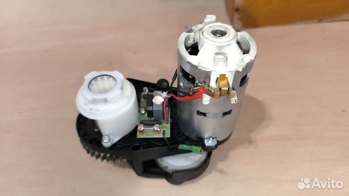 Двигатель и редуктор для электромясорубки