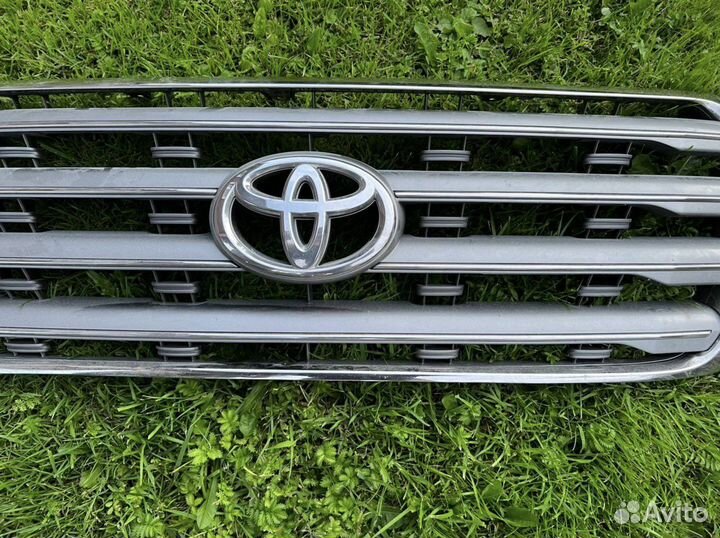 Решетка радиатора toyota land cruiser 200 (07-12)