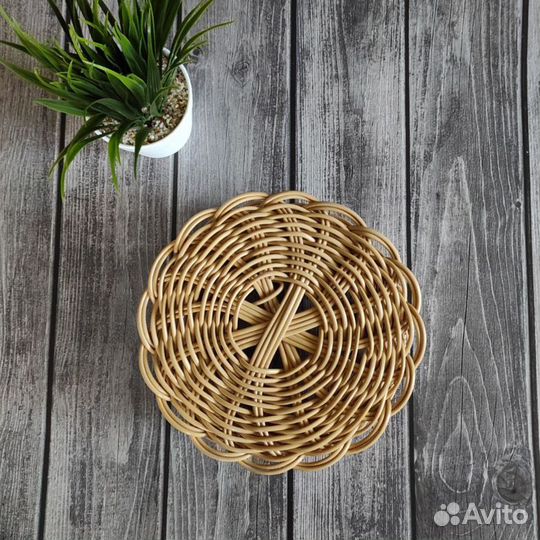 Корзина плетёная для фруктов и конфет