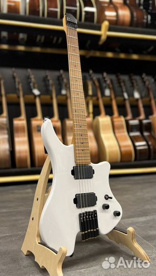 Электрогитара безголовая Caraya (новая)