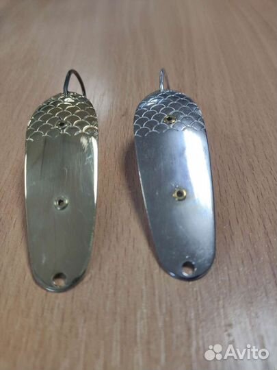 Две блесны незацепляйка карело-финская