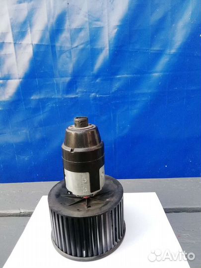 Мотор отопителя салона Audi 100 83-88