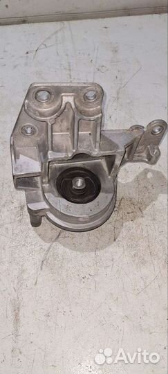 Опора двигателя левая Nissan Qashqai J11