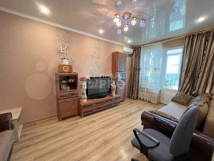 2-к. квартира, 58 м², 8/8 эт.