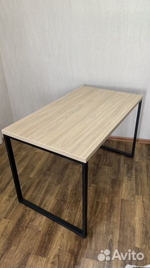 Стол в стиле лофт