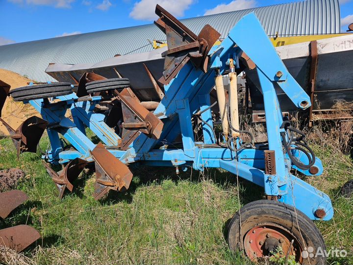 Плуг для трактора