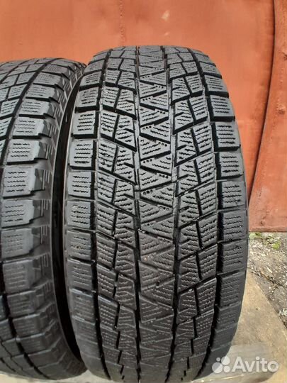 Bridgestone Blizzak DM-V1 215/70 R17 101R