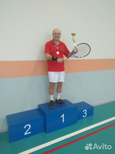 Тренер по теннису