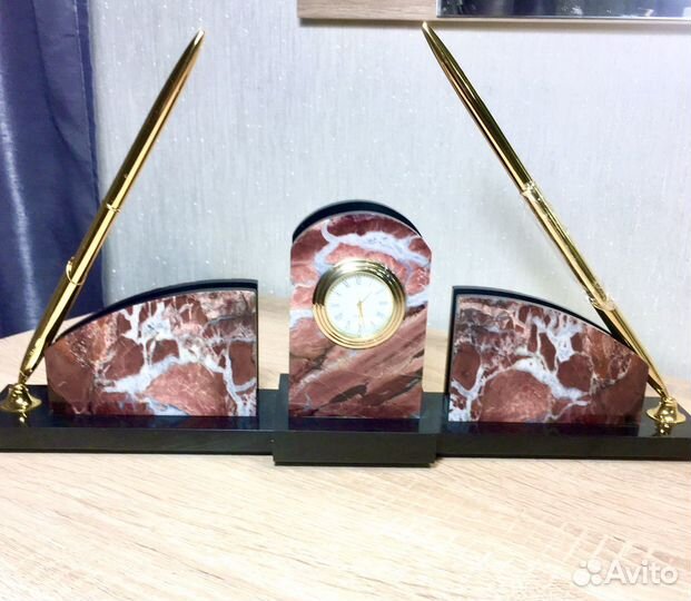 Часы-визитница настольные