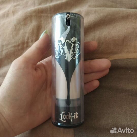 Kat von d Lock-it 42 тональная основа