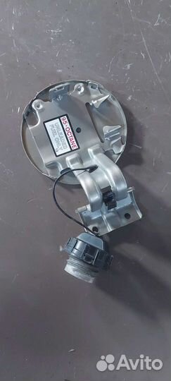 Лючок бензобака на Mitsubishi Lancer 10