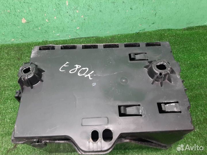 Защитный кожух акб Peugeot 3008 2010