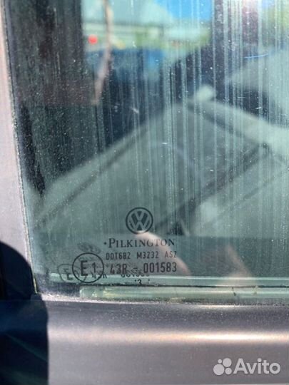 Стекло двери заднее правое Volkswagen Amarok