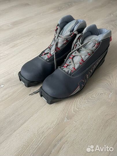 Лыжные ботинки 42 размер