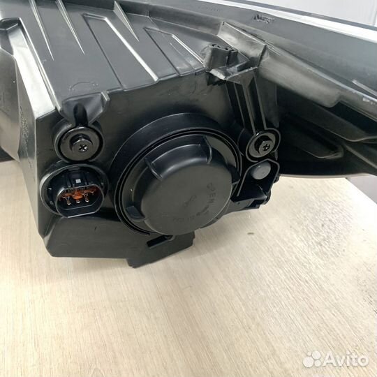 Фара правая Kia Rio 2010-2014