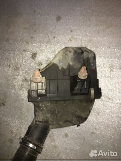Корпус фильтра 078133837L audi A4 8D B5