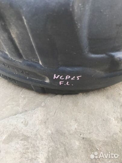 Подкрылок лев. перед. Toyota Funcargo