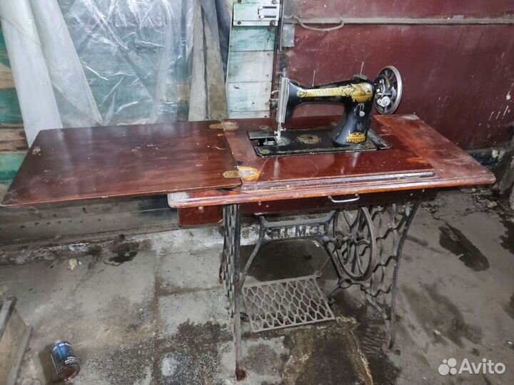Швейная машина Singer