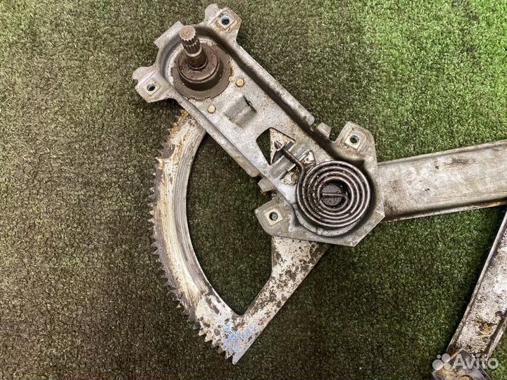 Стеклоподъемный механизм передний левый