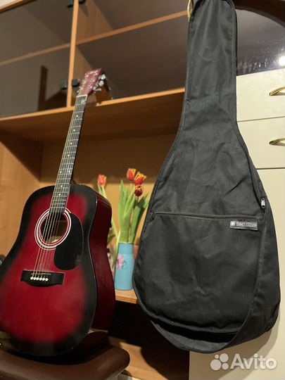 Акустическая гитара