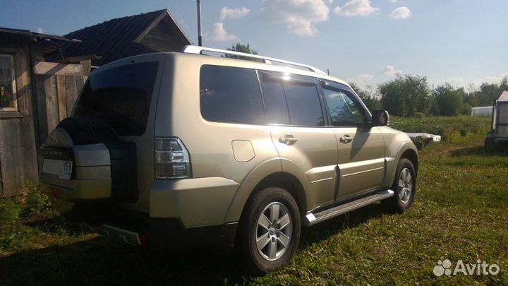 Ветровики, Дефлектор капота Mitsubishi Pajero 4 с