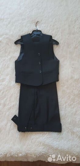 Костюм тройка школьный