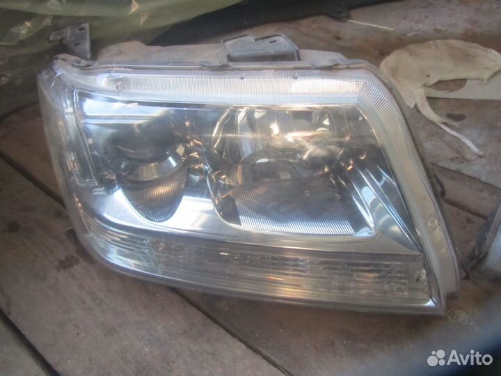 Фара левая правая Suzuki grand vitara