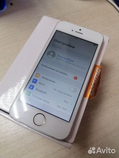 iPhone SE, 32 ГБ
