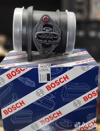 Датчик расхода воздуха 2110 116 V1,6 bosch 0280218